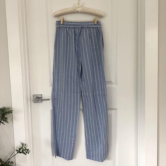 Vince Pleated Striped Woven Wide-Leg Pants - Picture 6 of 9